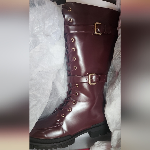 NIB ShoeDazzle Flat Boots - Picture 3 of 5